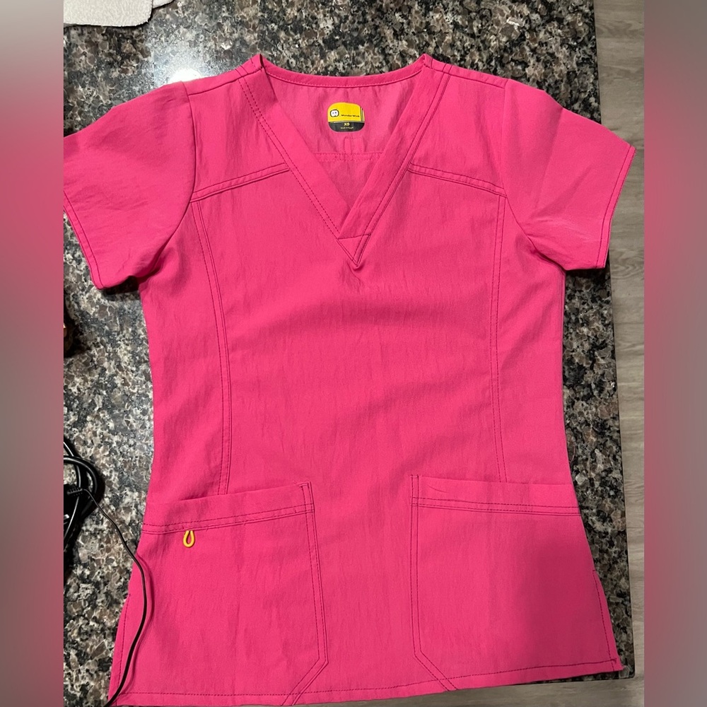 WonderWink Women's Pink V-Neck Short Sleeve Top